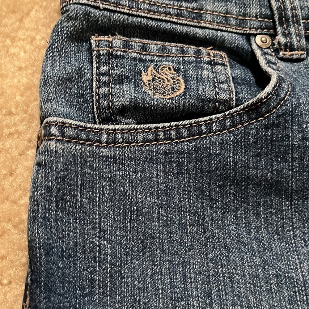 Gloria Vanderbilt dark blue slightly distressed blue jeans Size 8 - Picture 5 of 5
